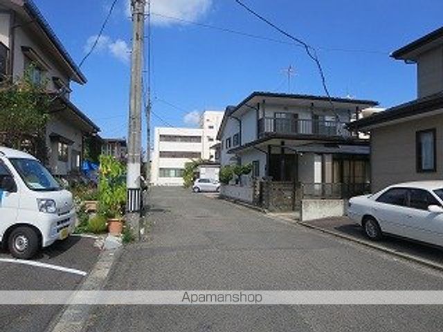 その他　周辺道路（その他）まで77m