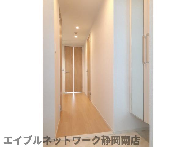 玄関　落ち着いた玄関です