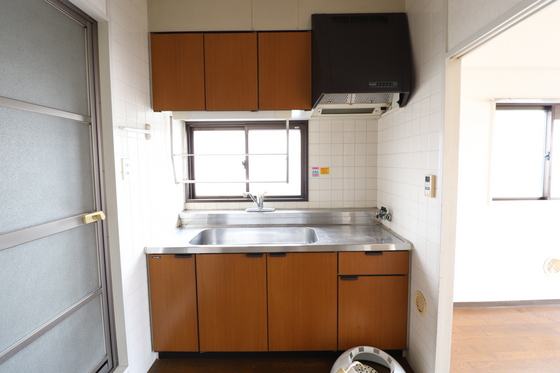 キッチン　※別号室の写真です。