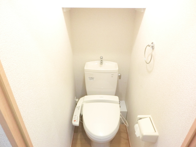 トイレ　温水洗浄便座