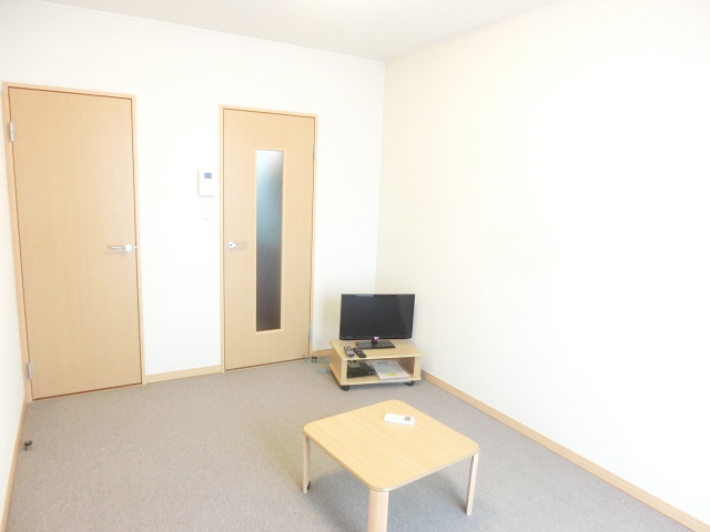 居室・リビング　テレビ・ミニテーブル