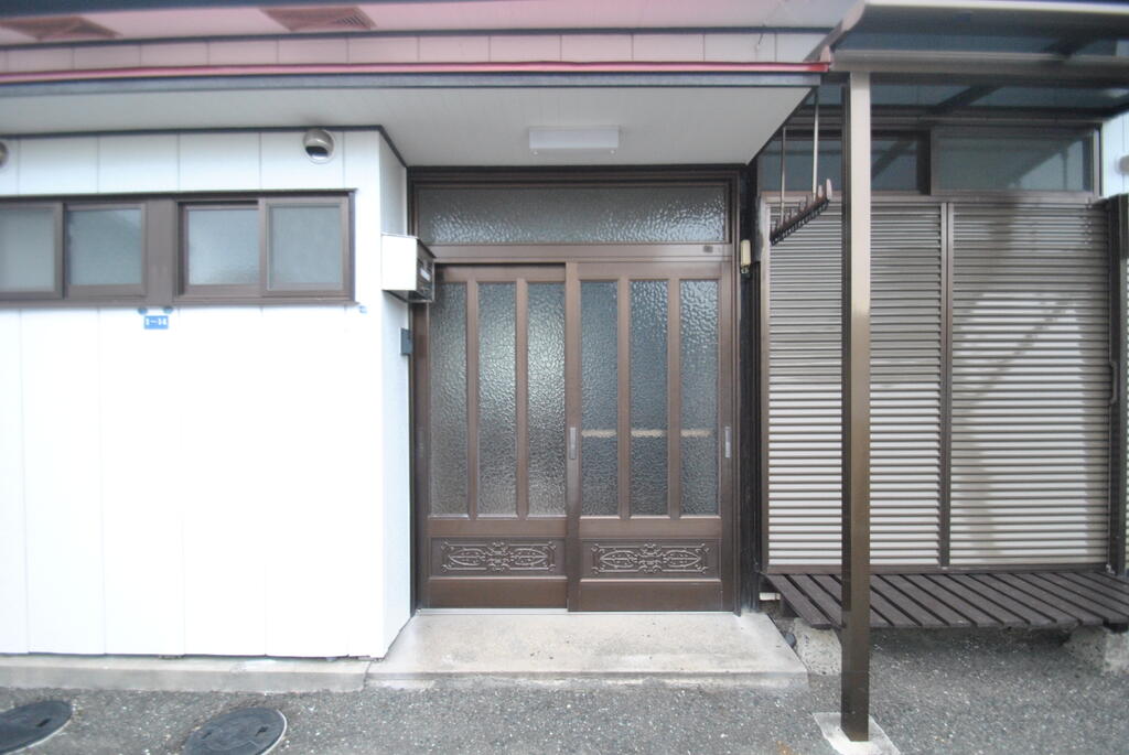 大久保町大窪様棟割貸家1-14の玄関写真