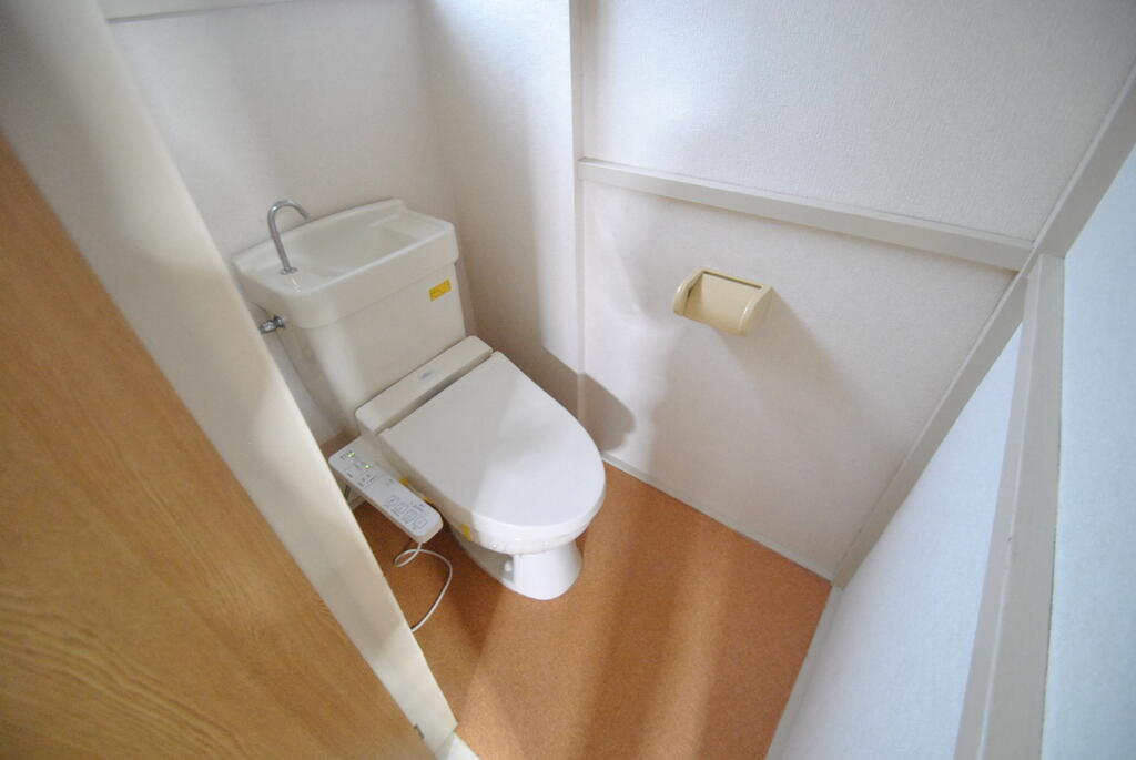 大久保町大窪様棟割貸家1-14のトイレ写真