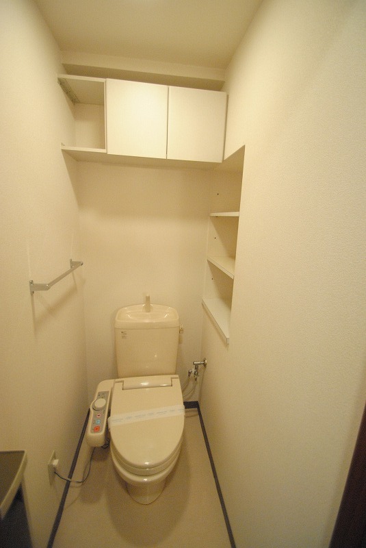 トイレ　ウォシュレット付
