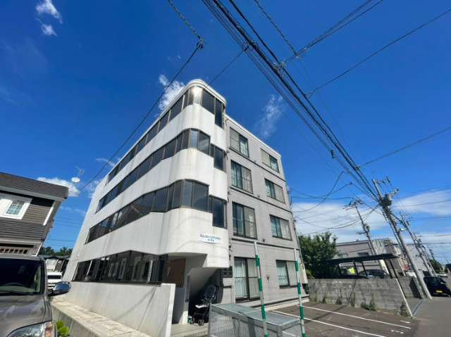 札幌市北区新琴似十一条のマンションの建物外観