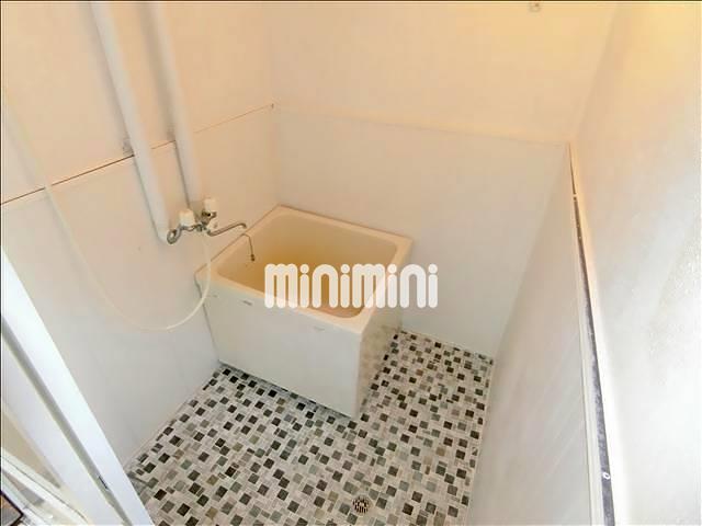 バス・シャワールーム　給湯式のお風呂です