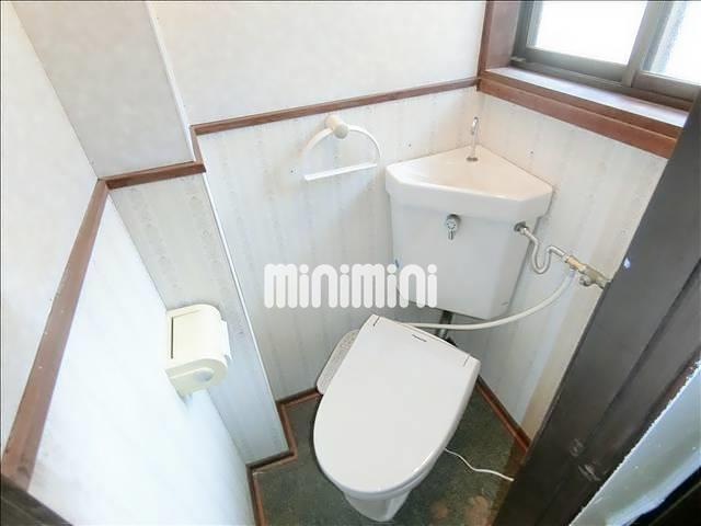 トイレ　温水洗浄便座付きです。