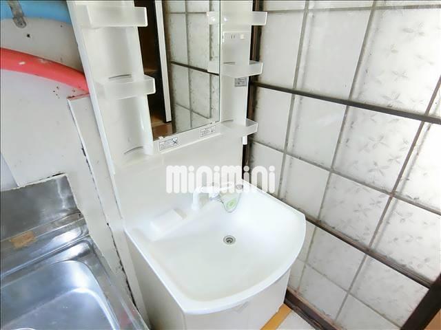 洗面設備　忙しい朝の身支度に役立ちますね。