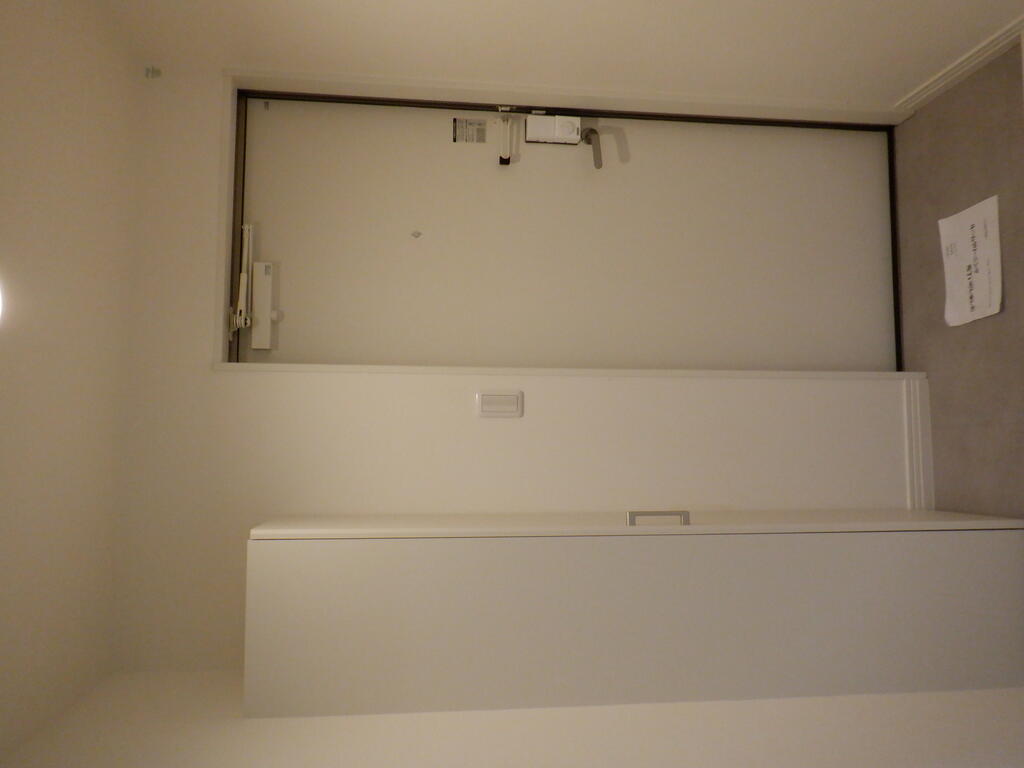 玄関　同タイプ同モデルを使用