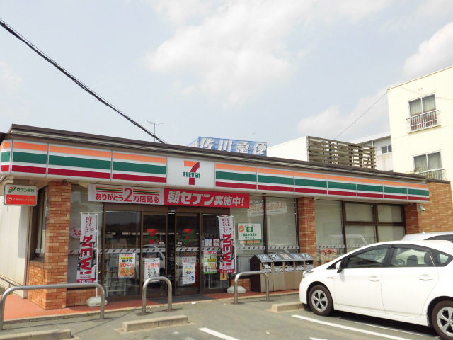 コンビニ　セブンイレブン豊川インター店（コンビニ）まで228m