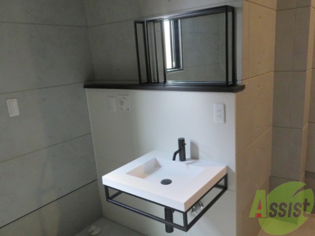 洗面設備　洗面台はこちら。朝の身支度はここでばっちり。