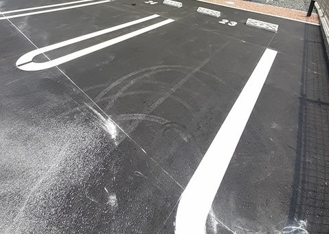 駐車場　駐車場