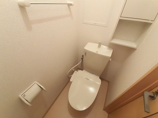 【旭川市神楽岡十一条のアパートのトイレ】