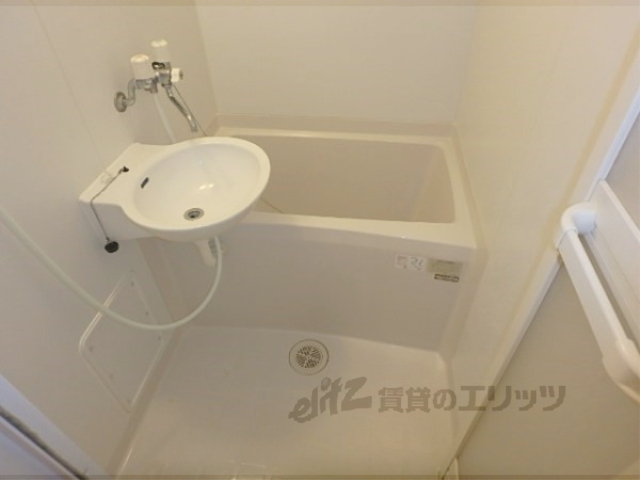 バス・シャワールーム　バス