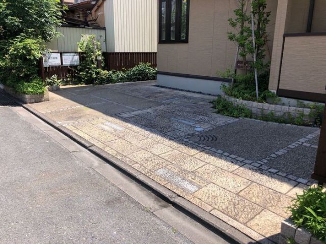 【京都市中京区田中町のアパートの駐車場】