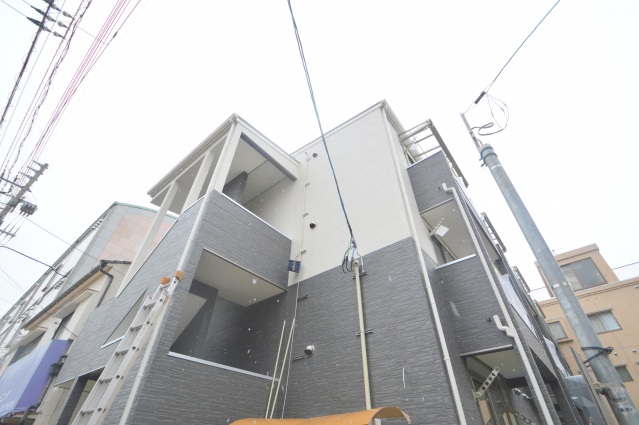 広島市中区吉島町のアパートの建物外観