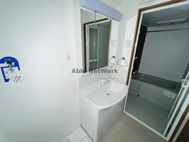 洗面設備　同型反転タイプ　現況優先