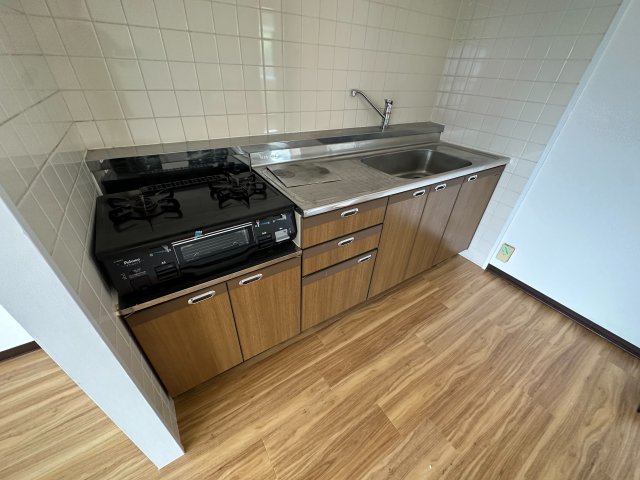 キッチン　コンパクトなキッチンで掃除もラクラク