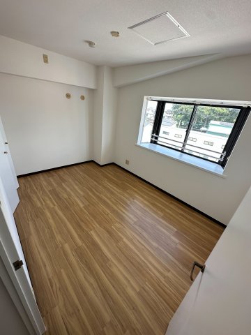 居室・リビング　ゆったり過ごせる居間です