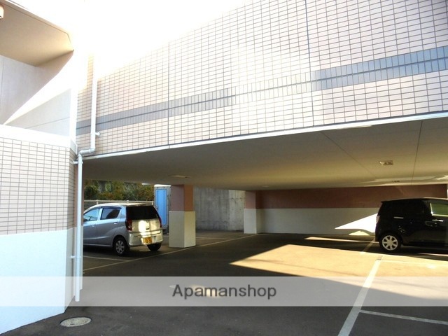 駐車場　エントランス