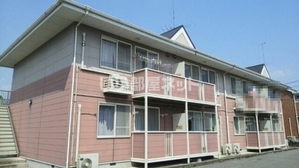 栃木市都賀町合戦場のアパートの建物外観