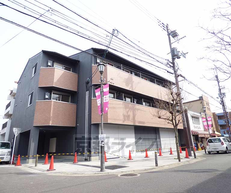 京都市北区紫竹西高縄町のマンションの建物外観