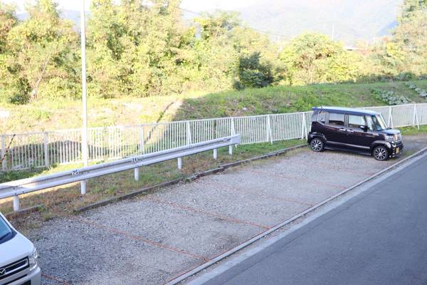 【ビレッジハウス立谷川1号棟の駐車場】