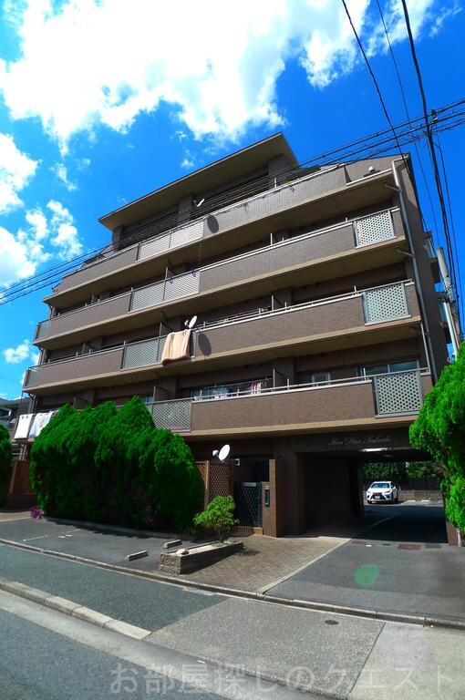 名古屋市瑞穂区高田町のマンションの建物外観