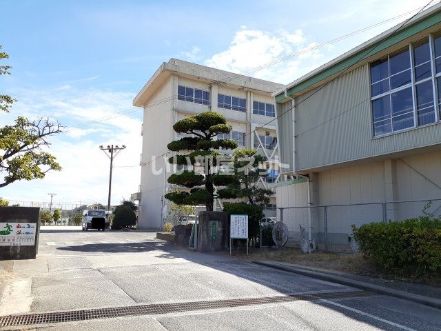 小学校　緑丘小学校（小学校）まで422m