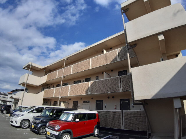 浜松市浜名区尾野のマンションの建物外観