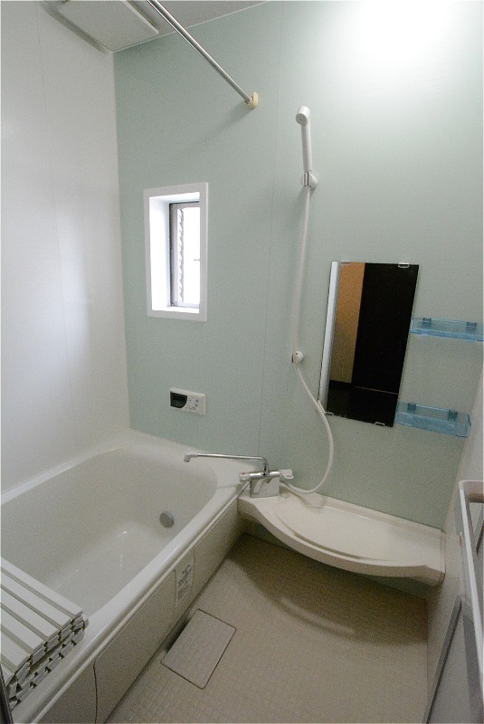 バス・シャワールーム　追炊き機能付き風呂