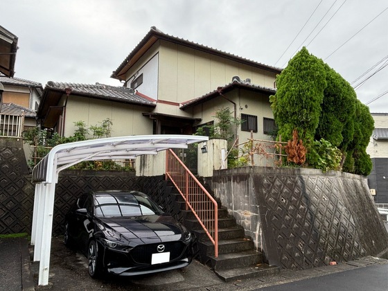 稲生西二丁目戸建ての建物外観