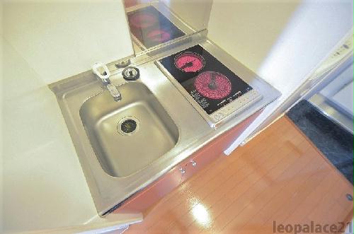 キッチン　設備・仕様は号室により異なる為、現況を優先致します。