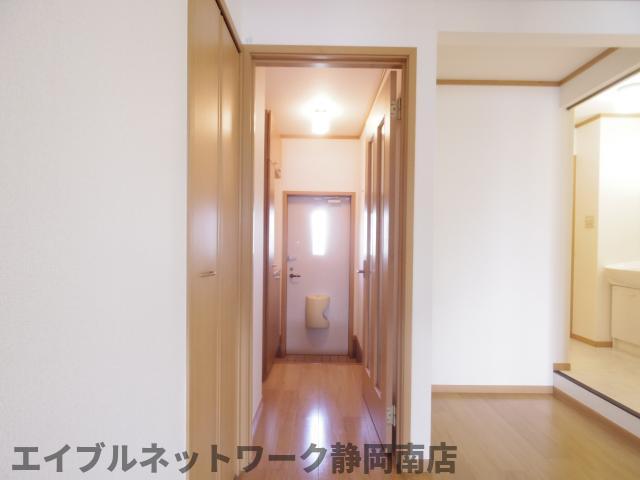 玄関　落ち着いた玄関です