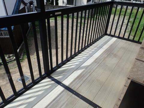 バルコニー　玄関外にあります