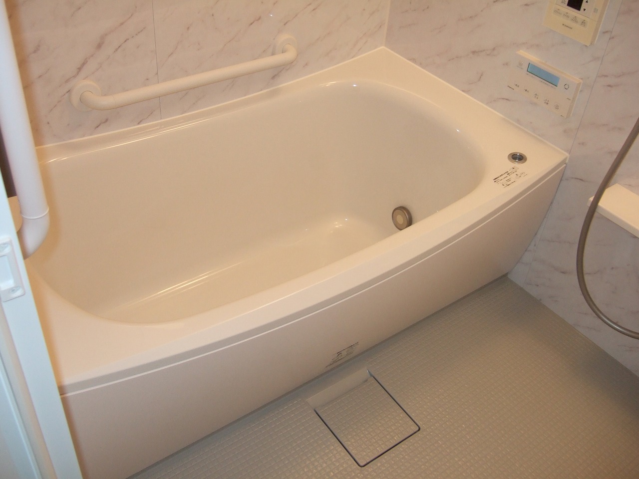 バス・シャワールーム　追焚・浴室乾燥機付