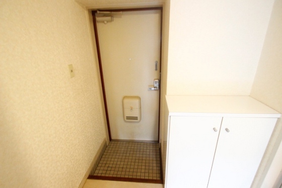 玄関　※別室の写真を使用しております※