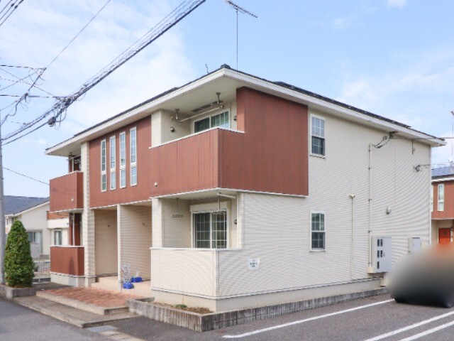 【小山市大字喜沢のアパートの建物外観】