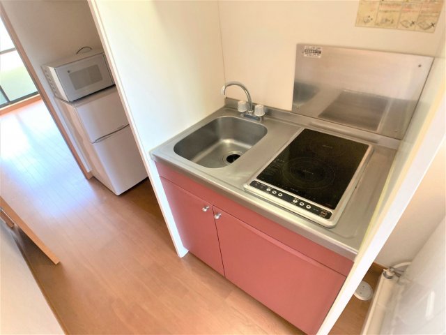 キッチン　設備・仕様は号室により異なる為、現況を優先致します。