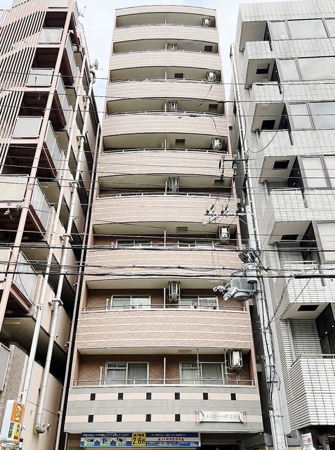 大阪市東淀川区東中島のマンションの建物外観