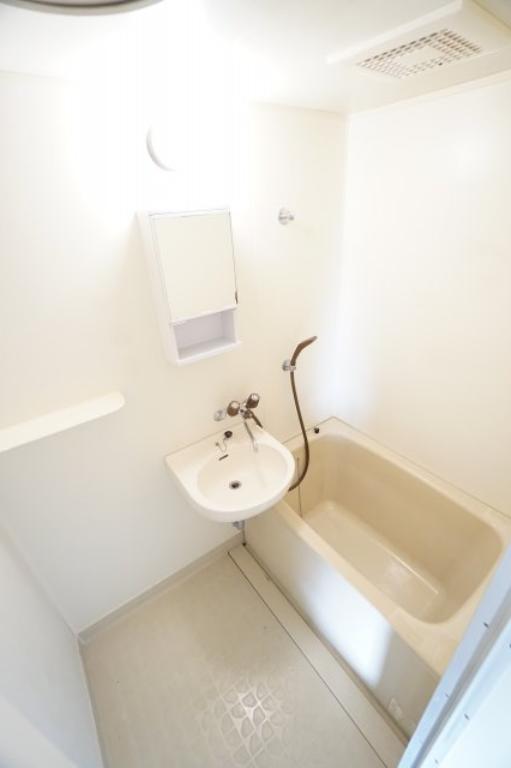 バス・シャワールーム　※同物件の写真です。