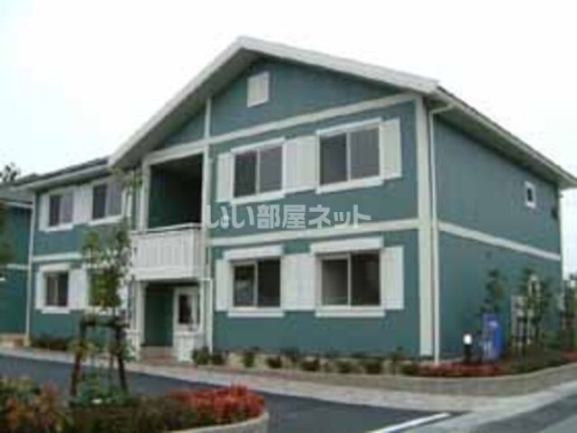 四日市市日永西のアパートの建物外観