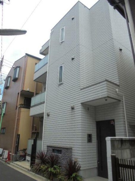 荒川区荒川のマンションの建物外観