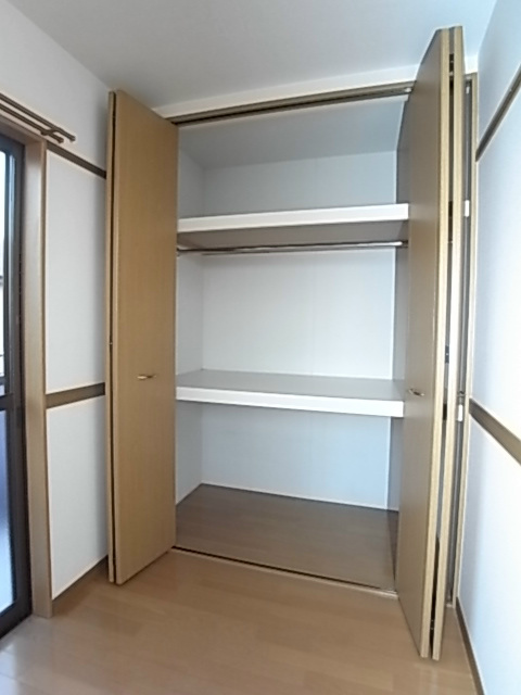 収納　南洋間のクローゼット