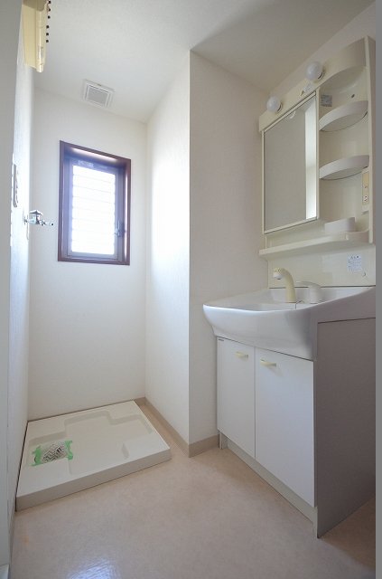 洗面設備　同物件、別号室のものです。