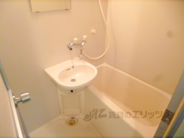 バス・シャワールーム　バス