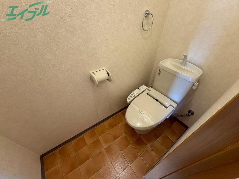 トイレ　同型参考写真