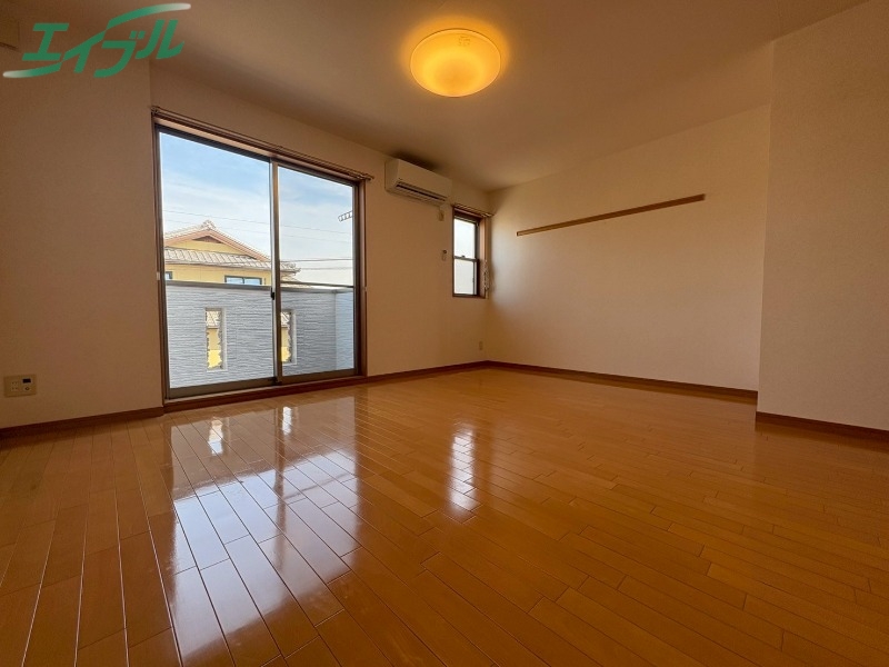 居室・リビング　同型参考写真