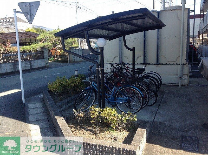 その他　温水洗浄便座有・収納棚有