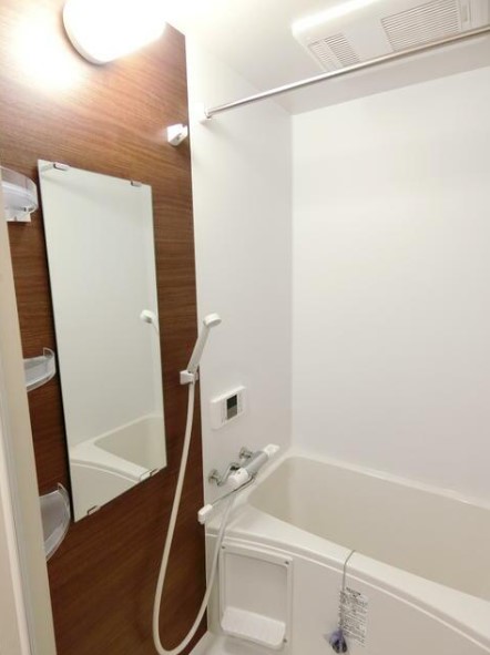 バス・シャワールーム　追炊き機能、浴室乾燥機付き